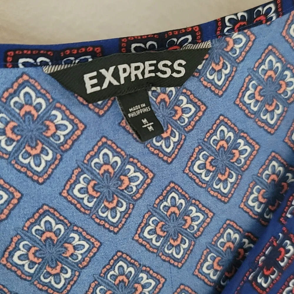 Express Blouse - Picture 3 of 3